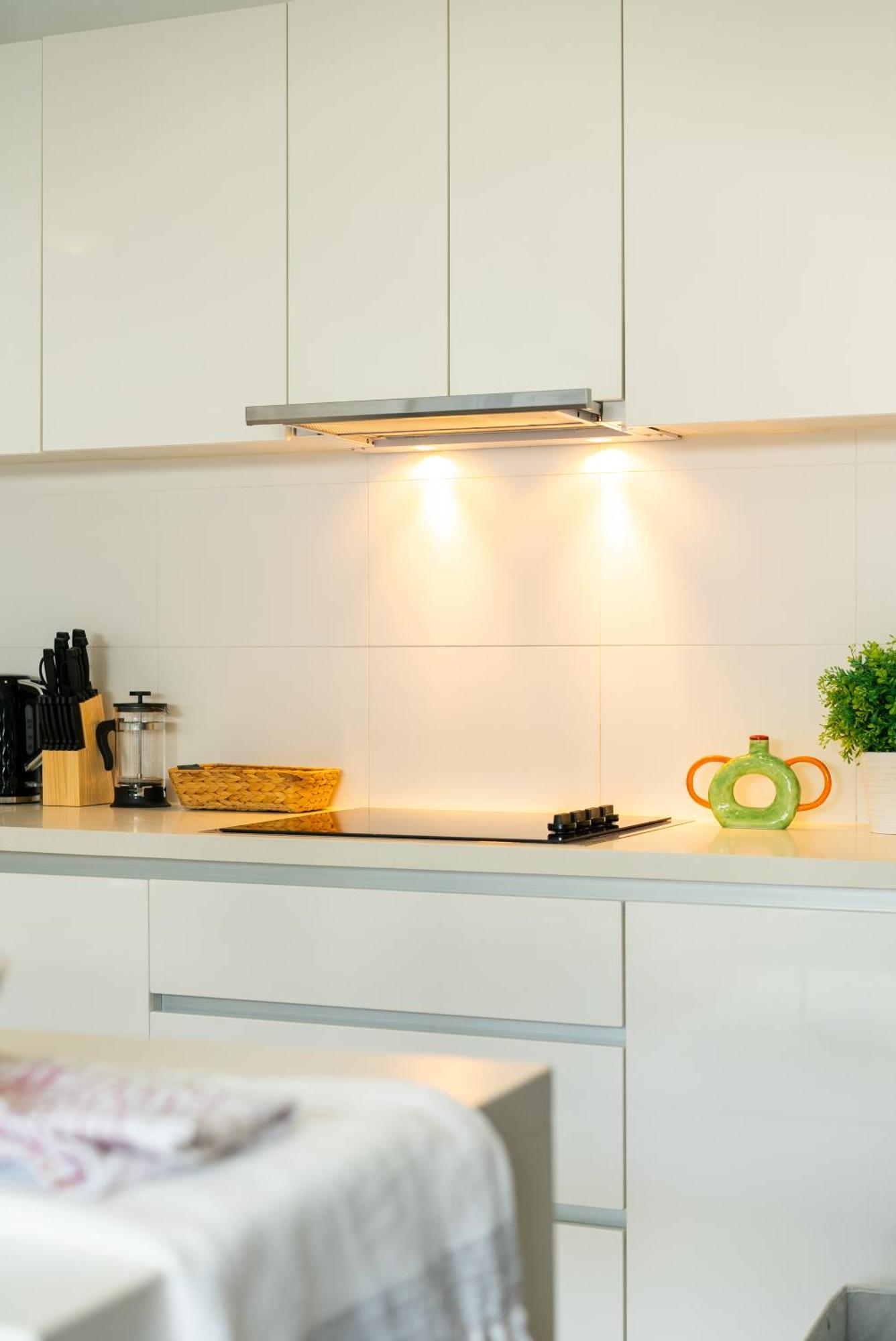 Balmoral - Airy & Light-filled Edge Comfort Apartment