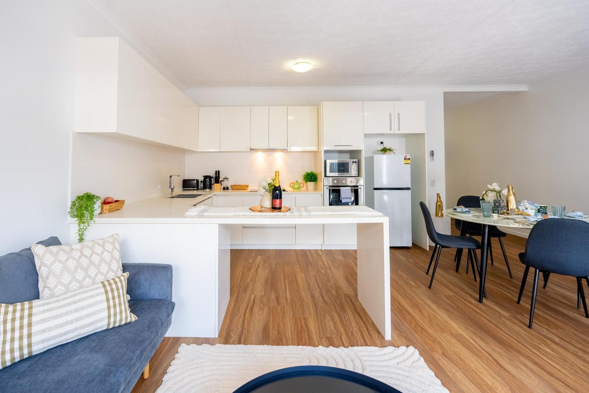 Balmoral - Airy & Light-filled Edge Comfort Apartment