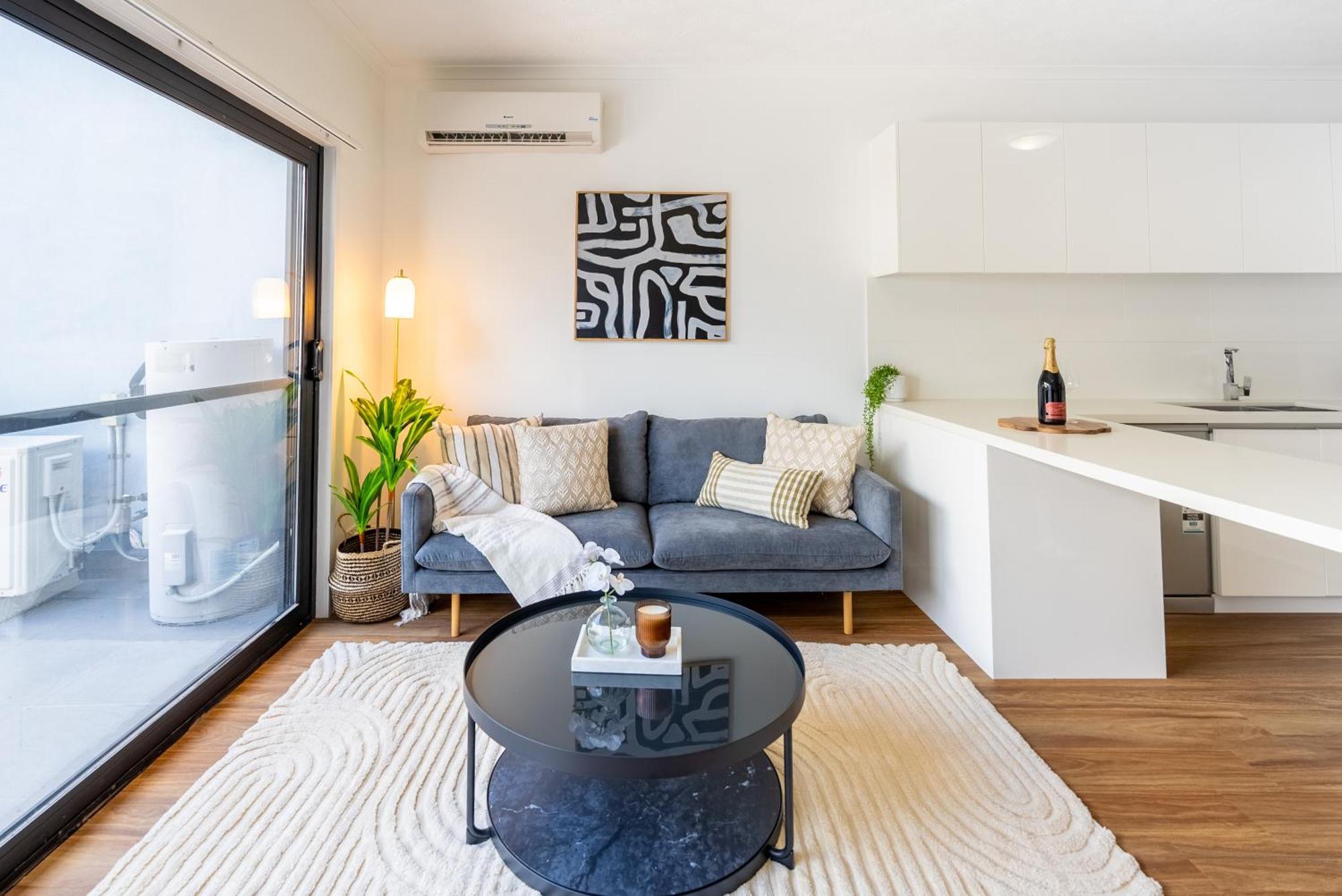 Balmoral - Airy & Light-filled Edge Comfort