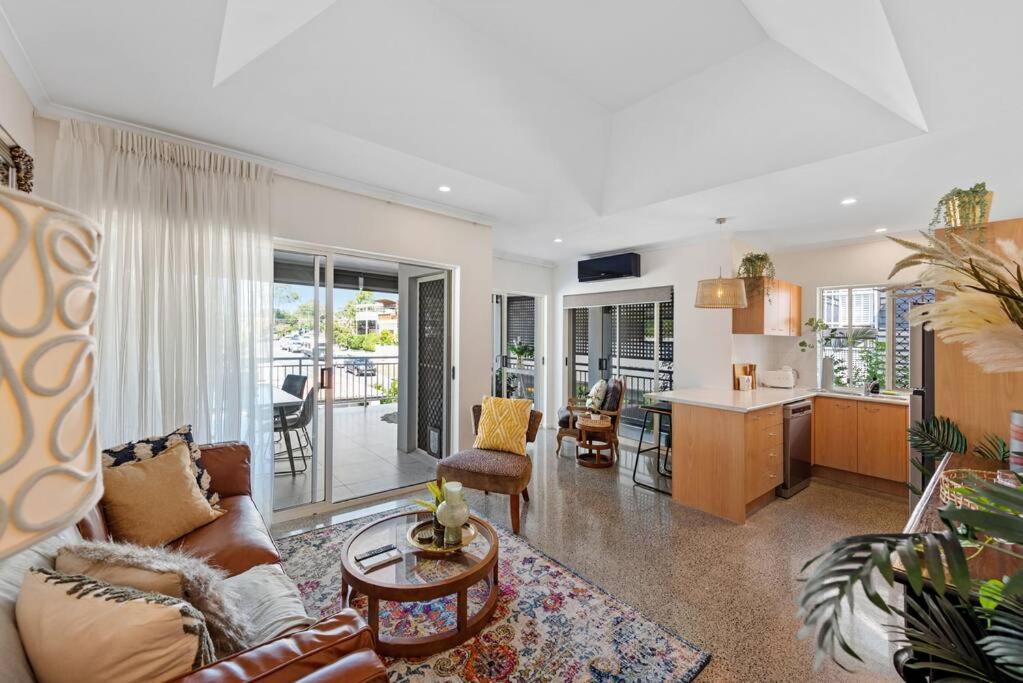 The Summer Home! 2bed/2bath/1car/balcony ~ Bulimba Apartamento Brisbane