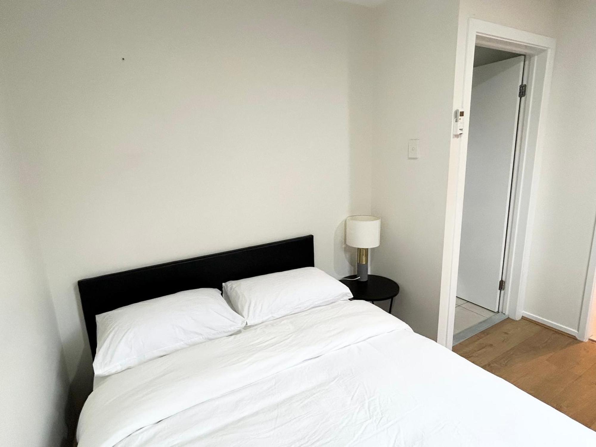 26 Gladstone Rd Highgate Hill * Brisbane