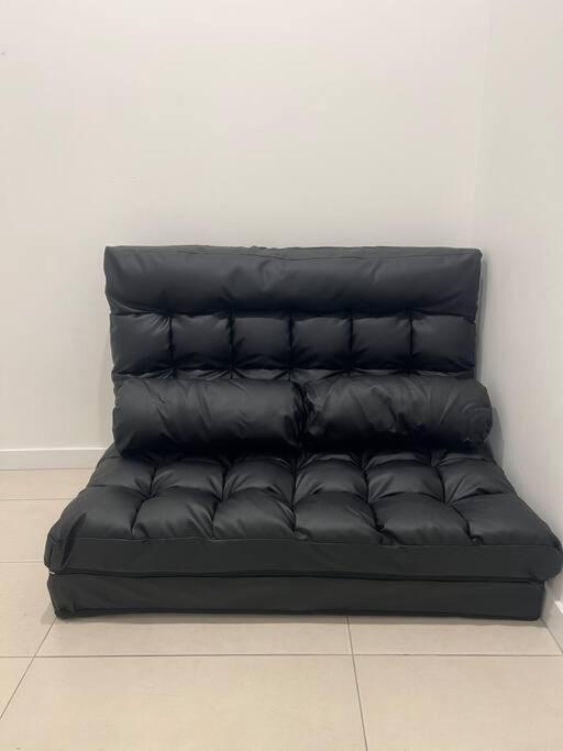 Modern 1-bdr W/ Free Car Park&fantastic Pool Apartment Brisbane