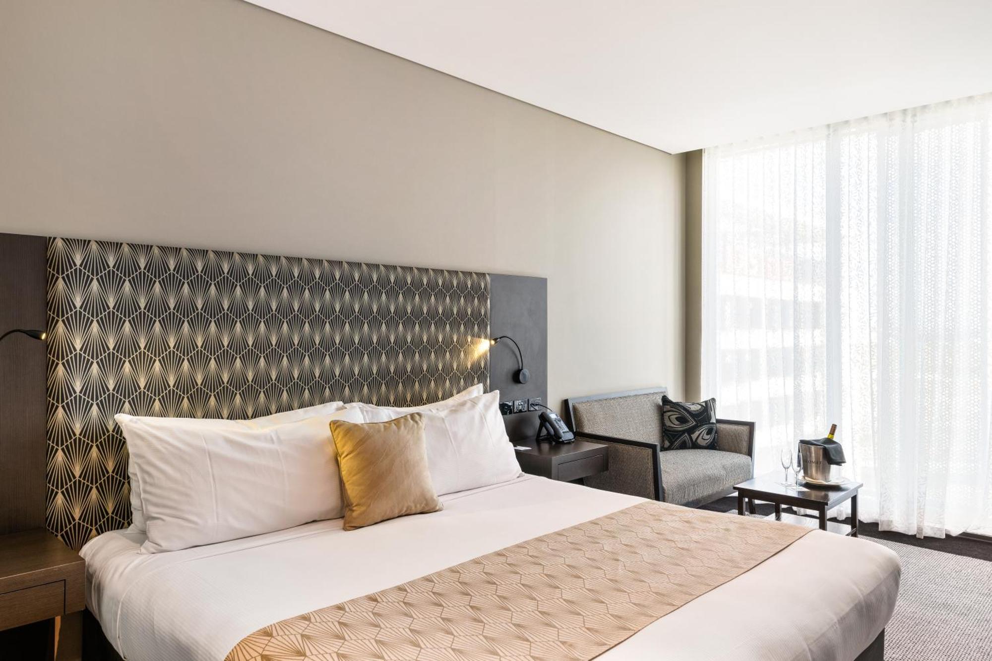 Pullman Airport Hotel