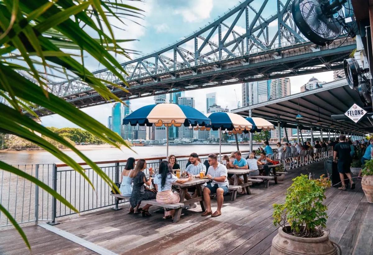 Balmoral - Airy & Light-filled Edge Comfort Brisbane