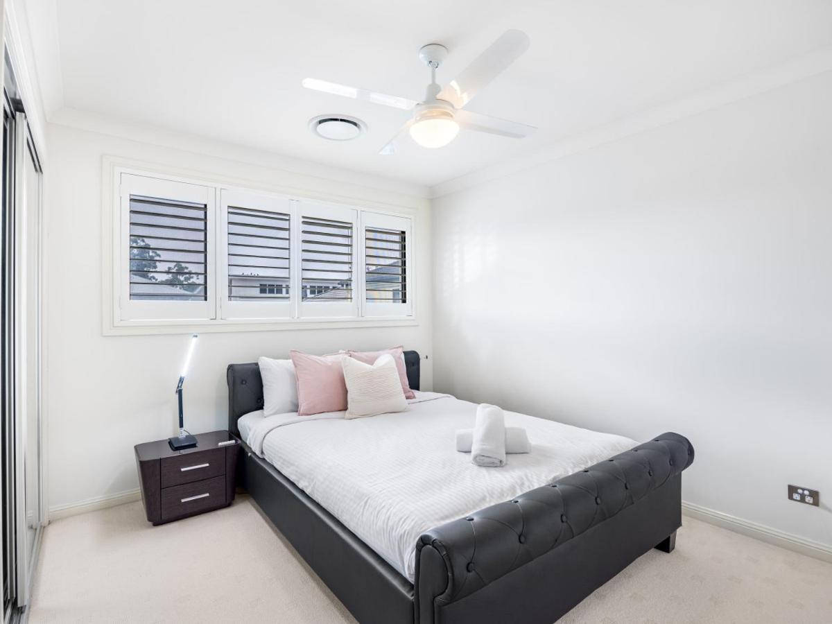 Spacious Comfy 4 Bedroom Near Sunnybank *