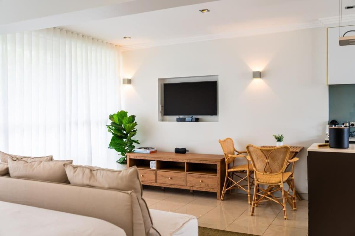 Apartment Riverside Studio With Parking *