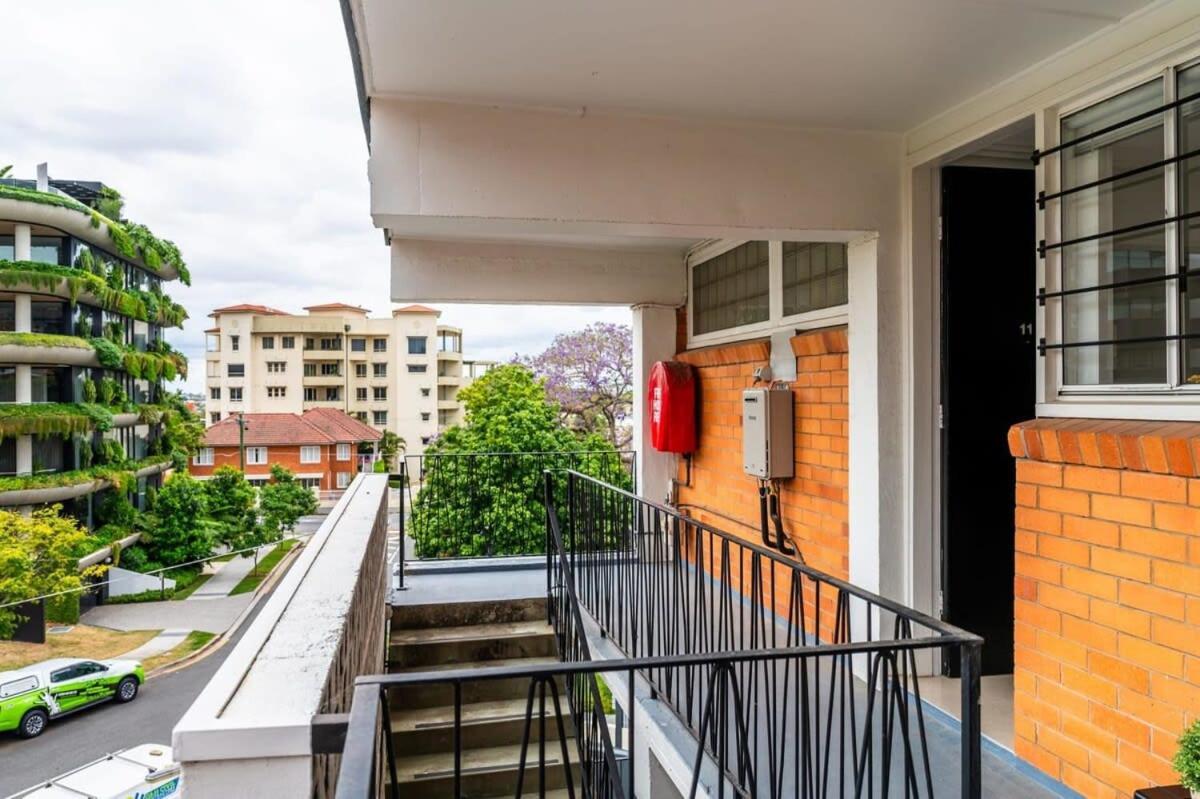 Apartment Riverside Studio With Parking Brisbane