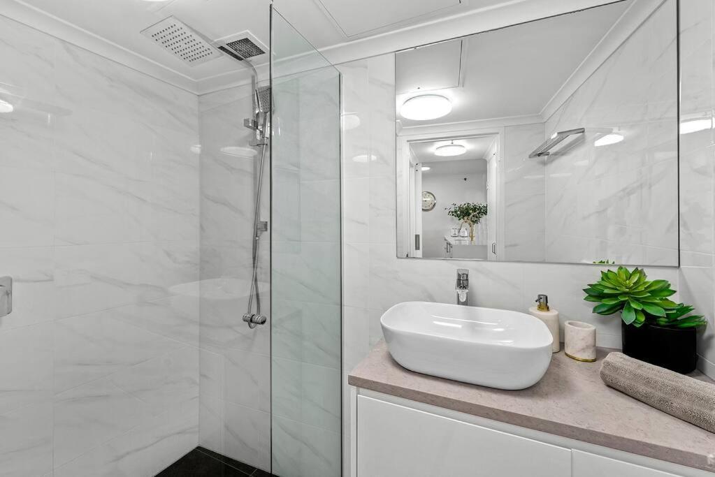 Apartamento Stunning! 2bed, 1bath, 1car, Views - Cbd *