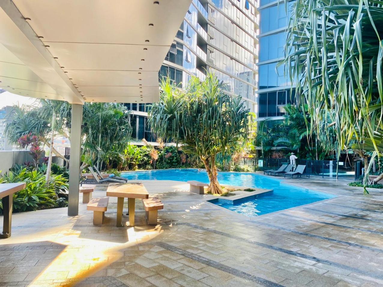 Luxury And Convenient Unit In South Brisbane