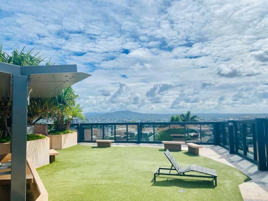 Apartment Luxury And Convenient Unit In South