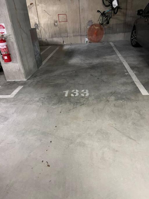 Luxury And Convenient Unit In South Brisbane