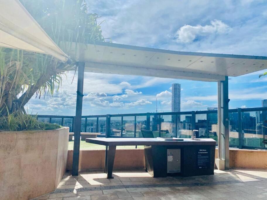 Apartment Luxury And Convenient Unit In South