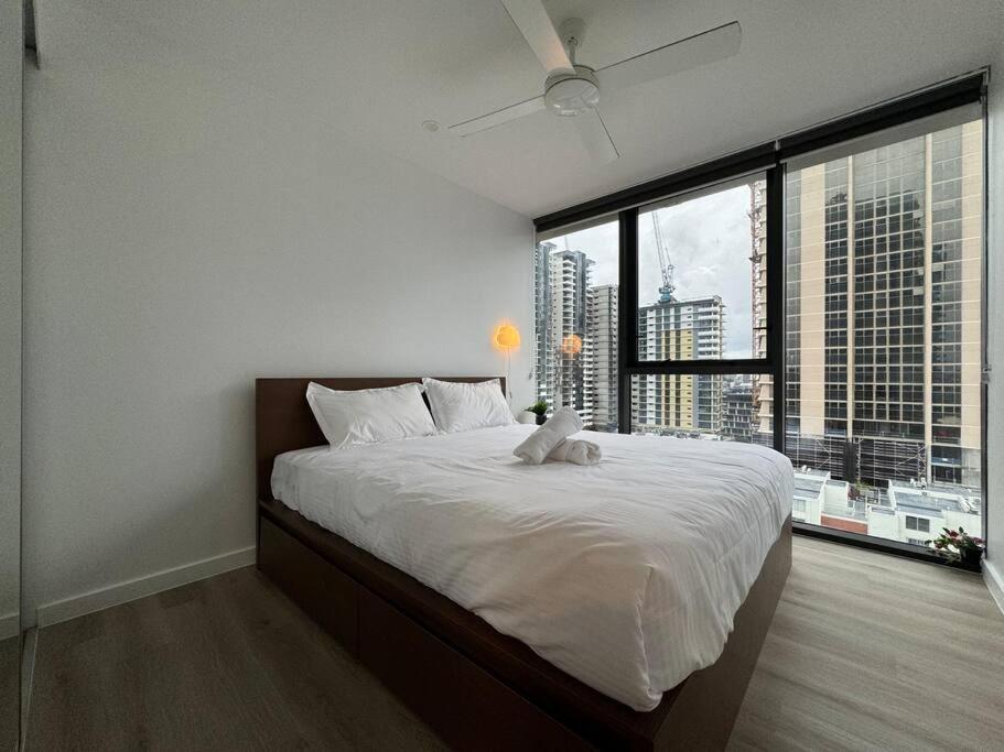 Luxury And Convenient Unit In South Brisbane