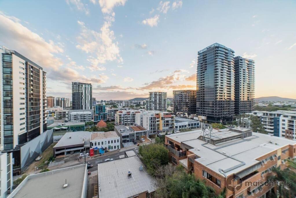 Mod Apt Near Southbank W Pool & Parking