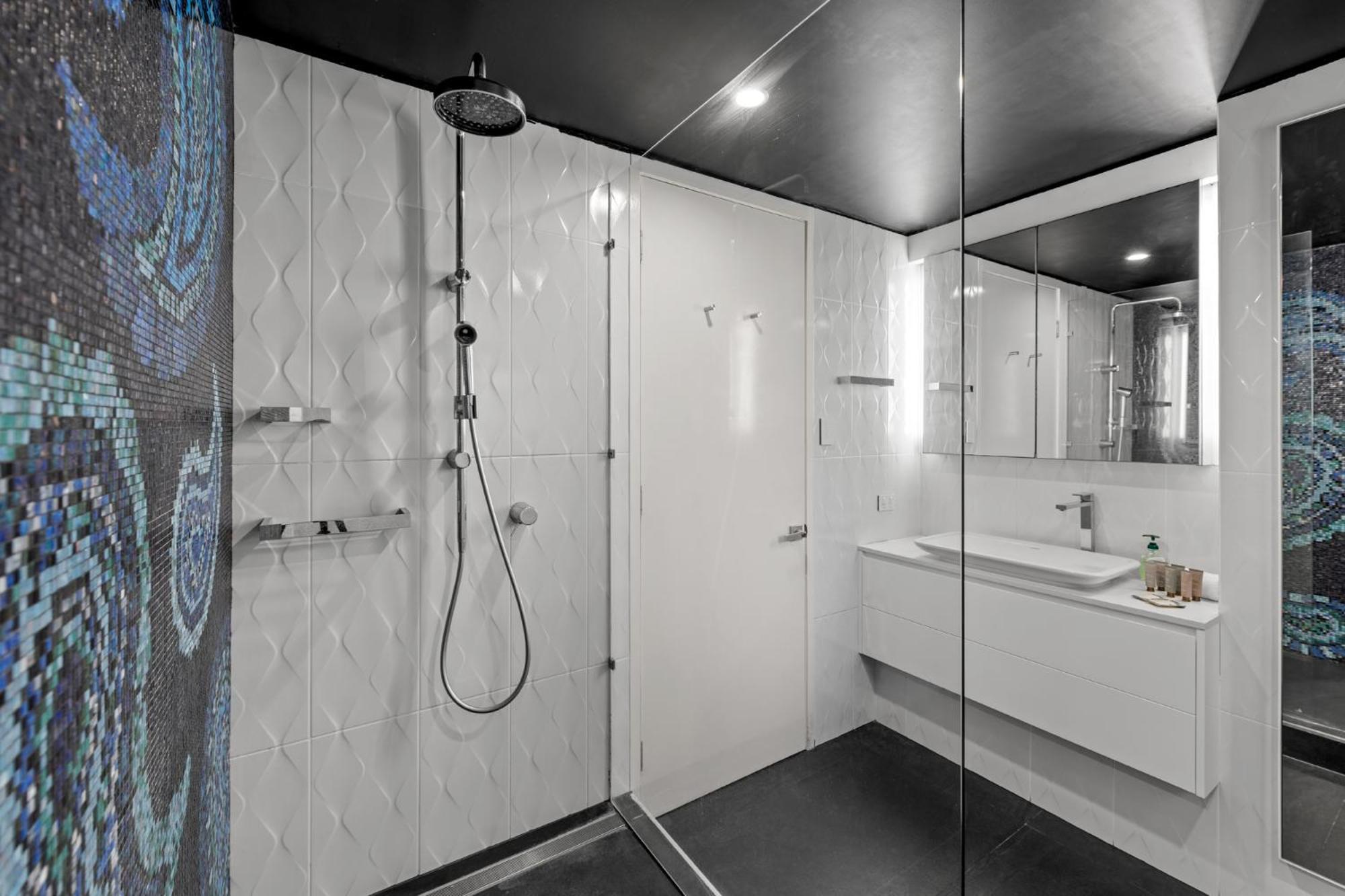 Riverside Luxury Kangaroo Point Apartment