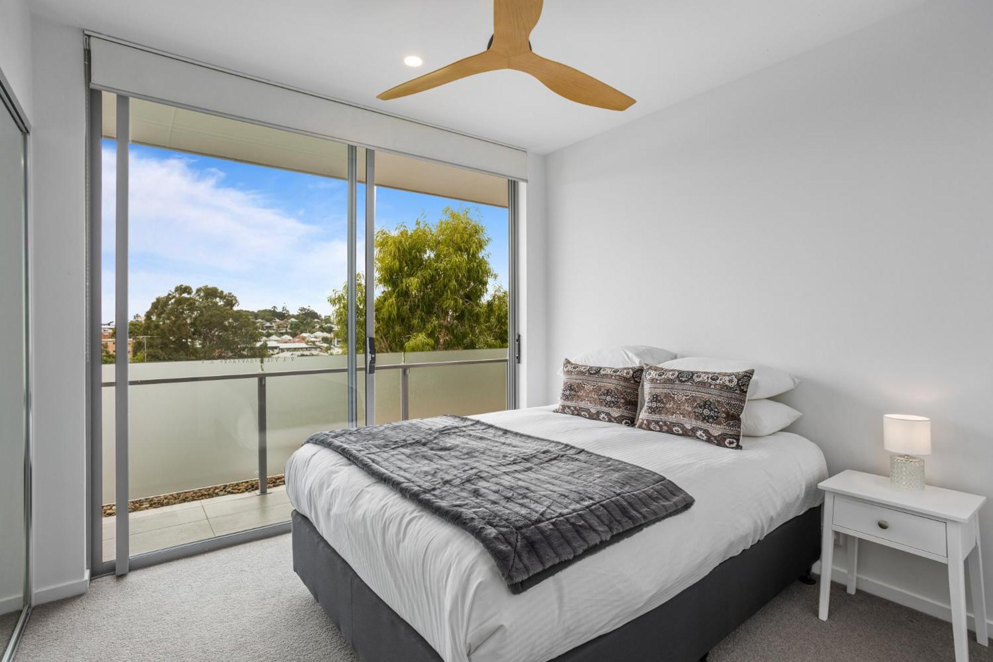 Sleek 2-bed With Balcony And Communal Bbq Area Duplicate * Brisbane