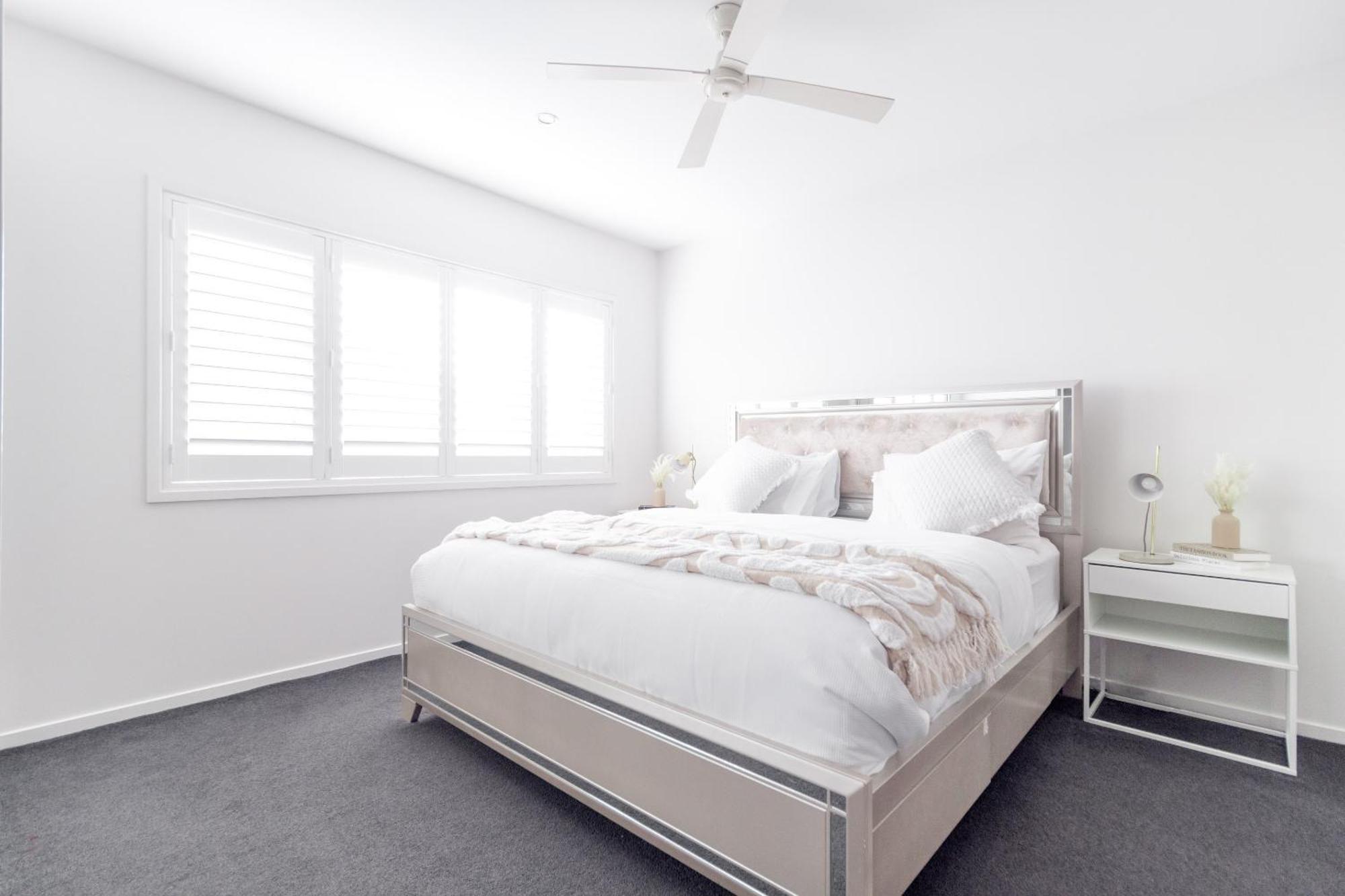 Beautiful Modern 3 Bedroom Family Sleeps 6 Apartment