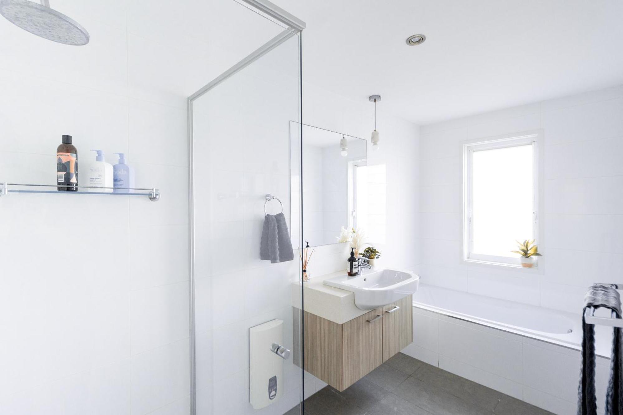 Beautiful Modern 3 Bedroom Family Sleeps 6 * Brisbane