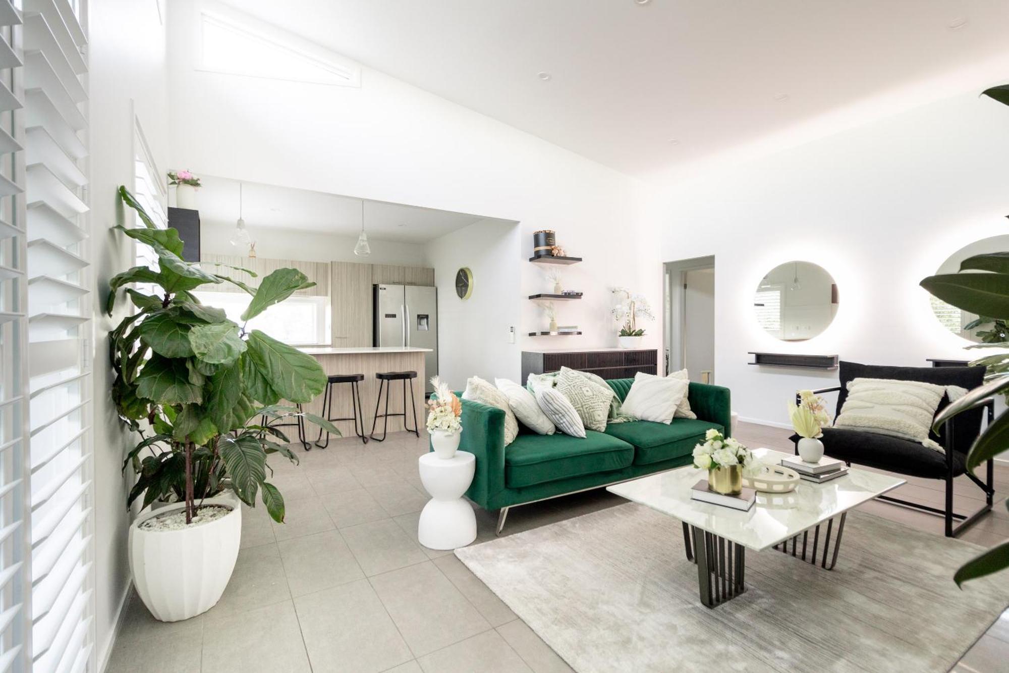 Beautiful Modern 3 Bedroom Family Sleeps 6 Apartment
