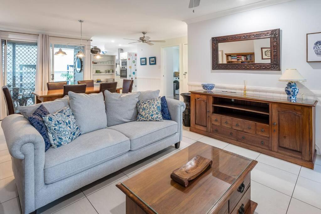 Birdcall Yeronga - Inner Couples Sanctuary Holiday home *