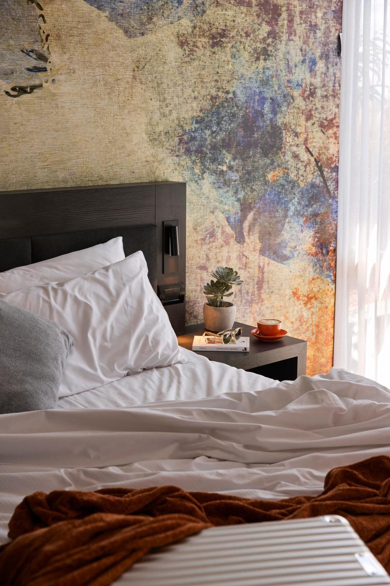 Kennigo Brisbane, Independent Collection By Evt 4*