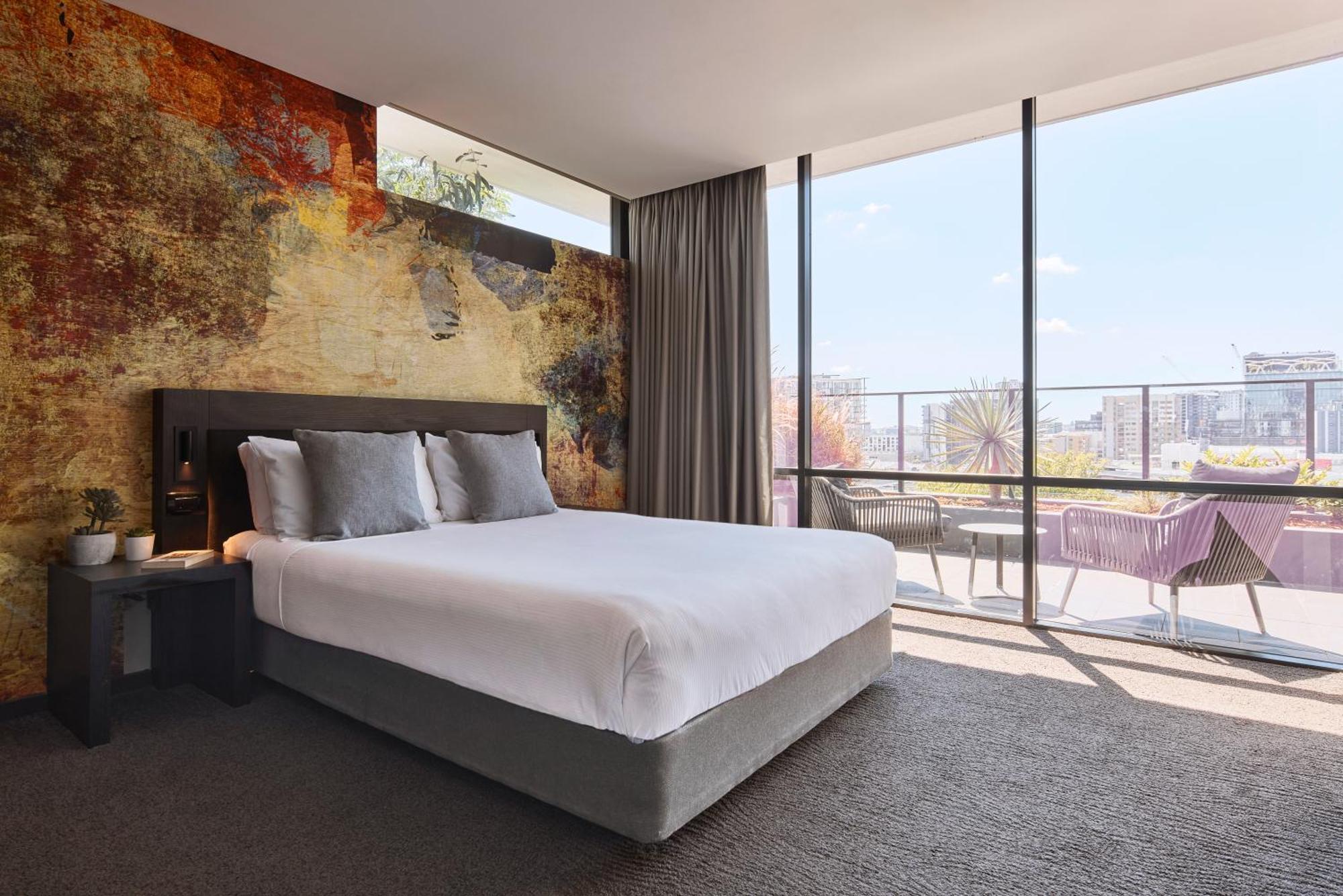 Kennigo Brisbane, Independent Collection By Evt Brisbane
