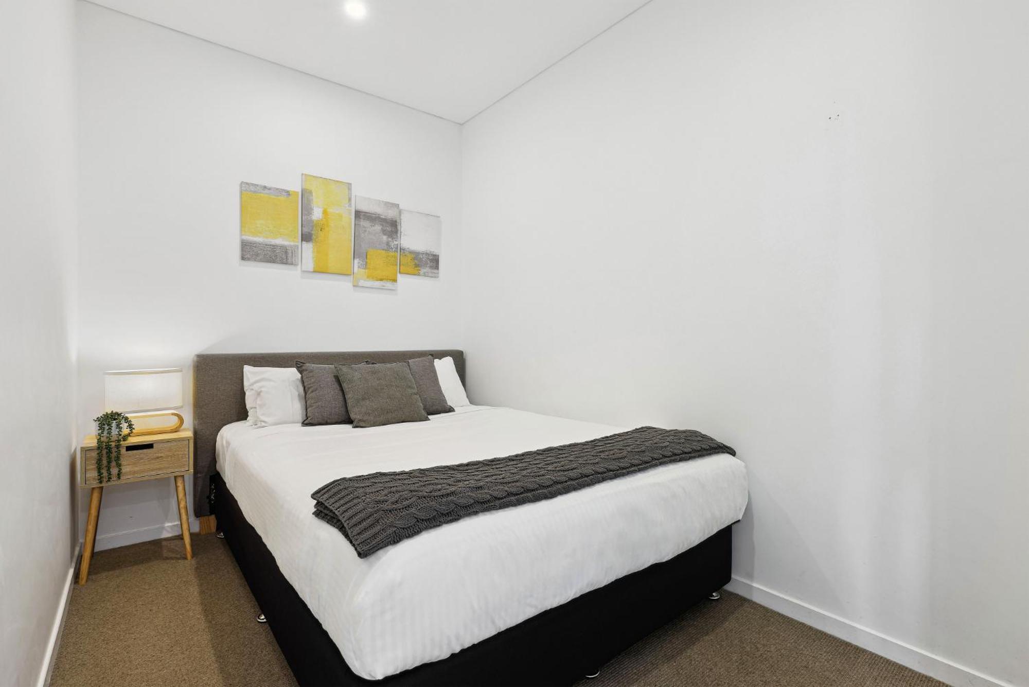 Stunning City Views 2-bed With Pool, Gym & Bbq Apartment