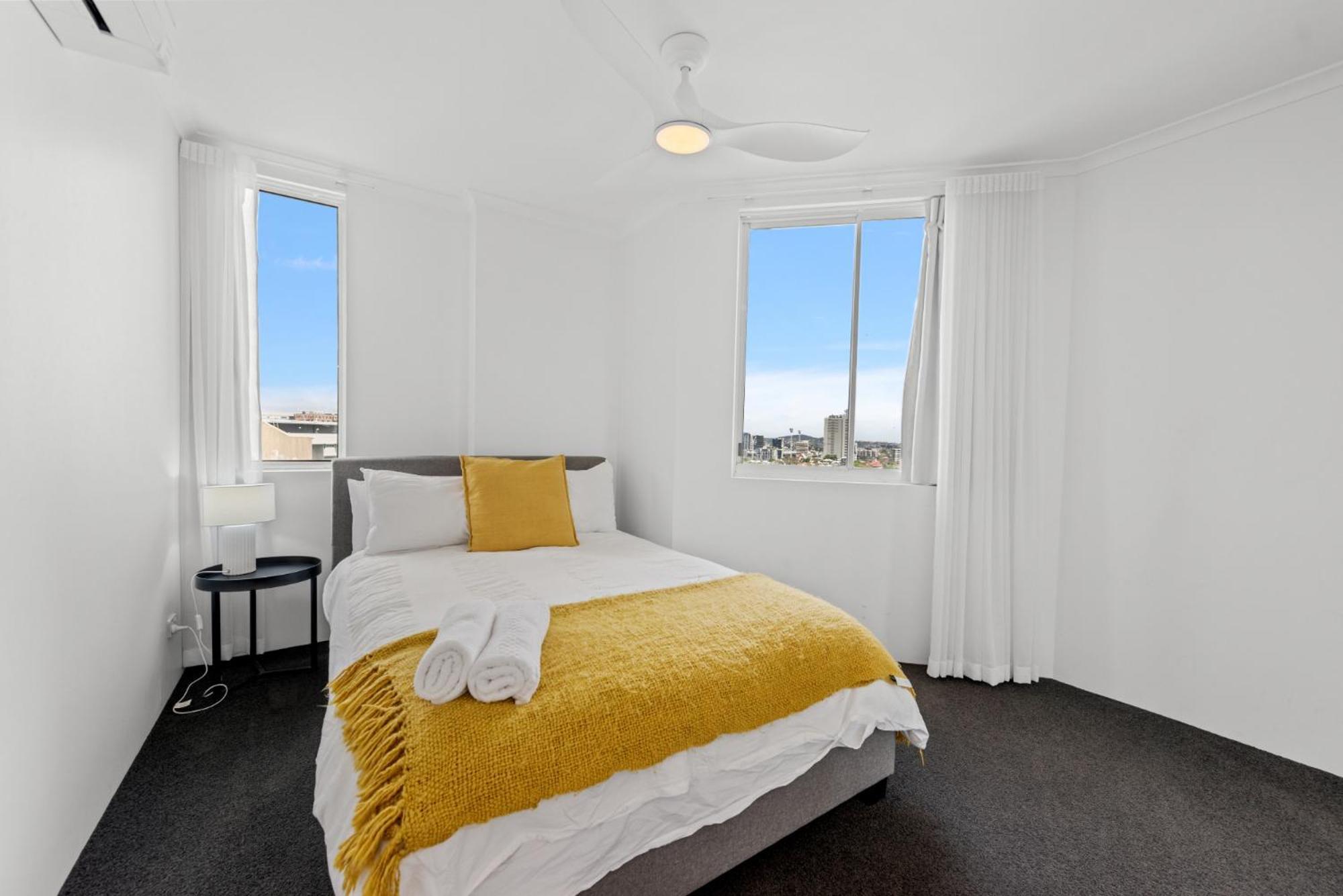 Lavish 3-bed With Wraparound Balcony And Pool Apartment
