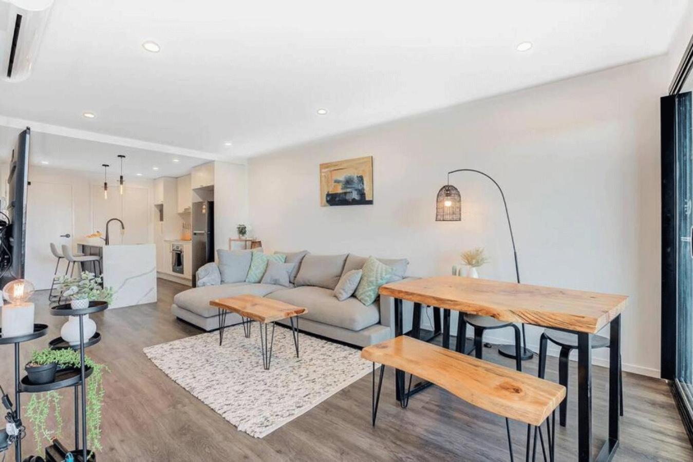 Apartment Modern 2-bed 2-bath - Walk To Hospital & Westfield *