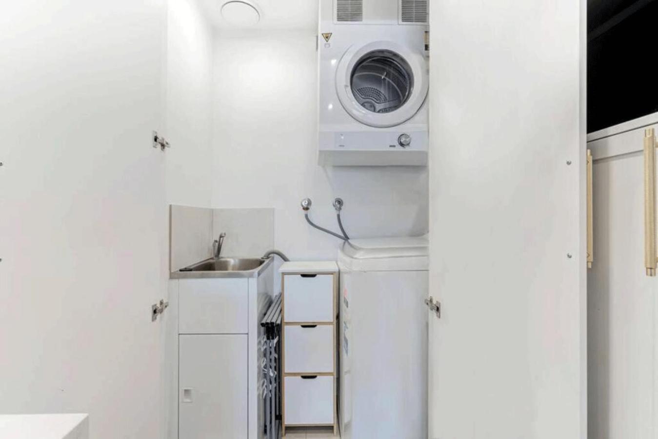 Apartment Modern 2-bed 2-bath - Walk To Hospital & Westfield *