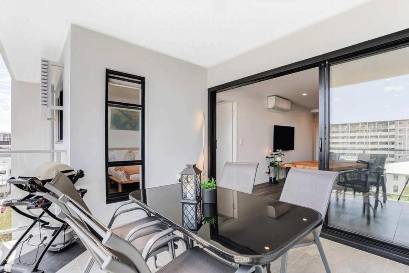 Apartment Modern 2-bed 2-bath - Walk To Hospital & Westfield