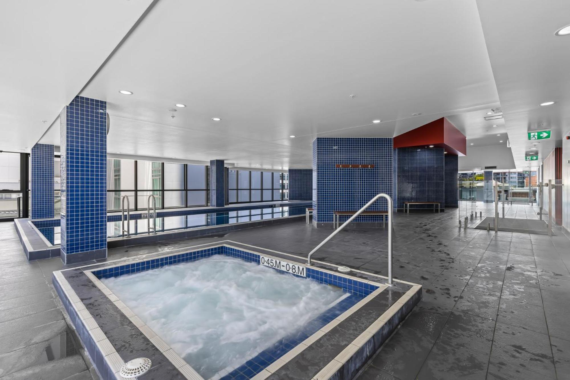 Stunning River View 2-bed With Pool, Sauna And Gym