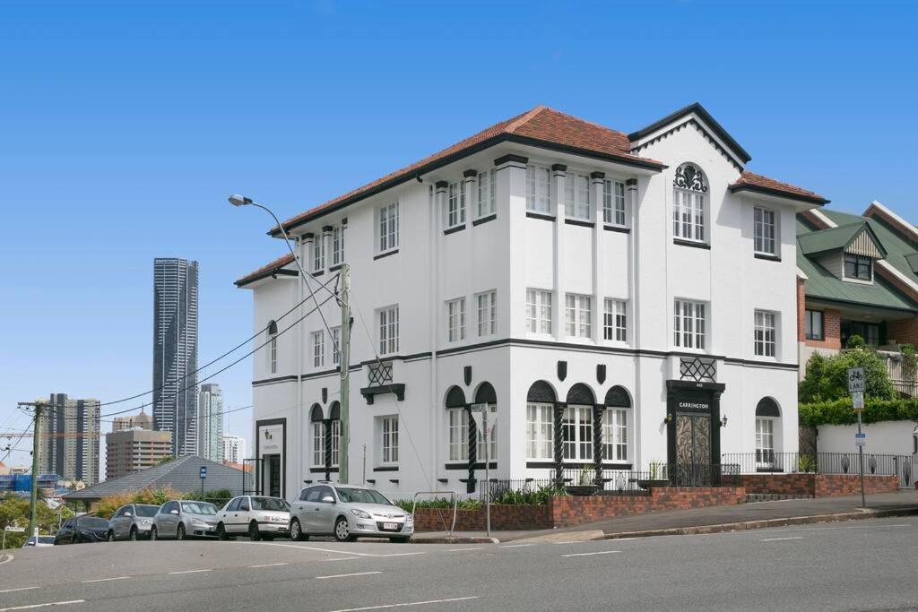 The Carrington Manor *