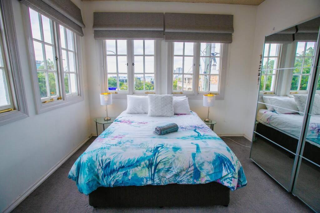 The Carrington Manor Apartment *
