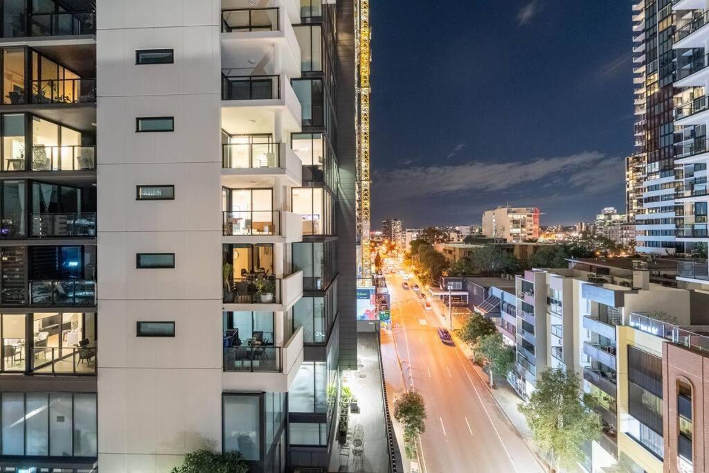 South 2b2b Apt&parking * Brisbane