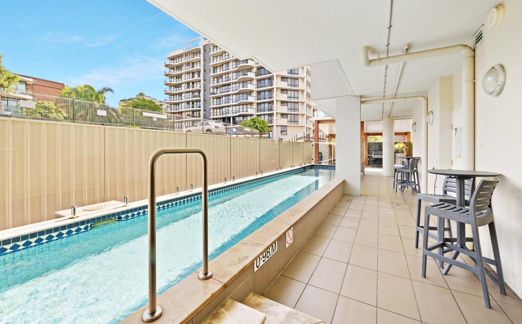 Aparthotel Quest South 4*
