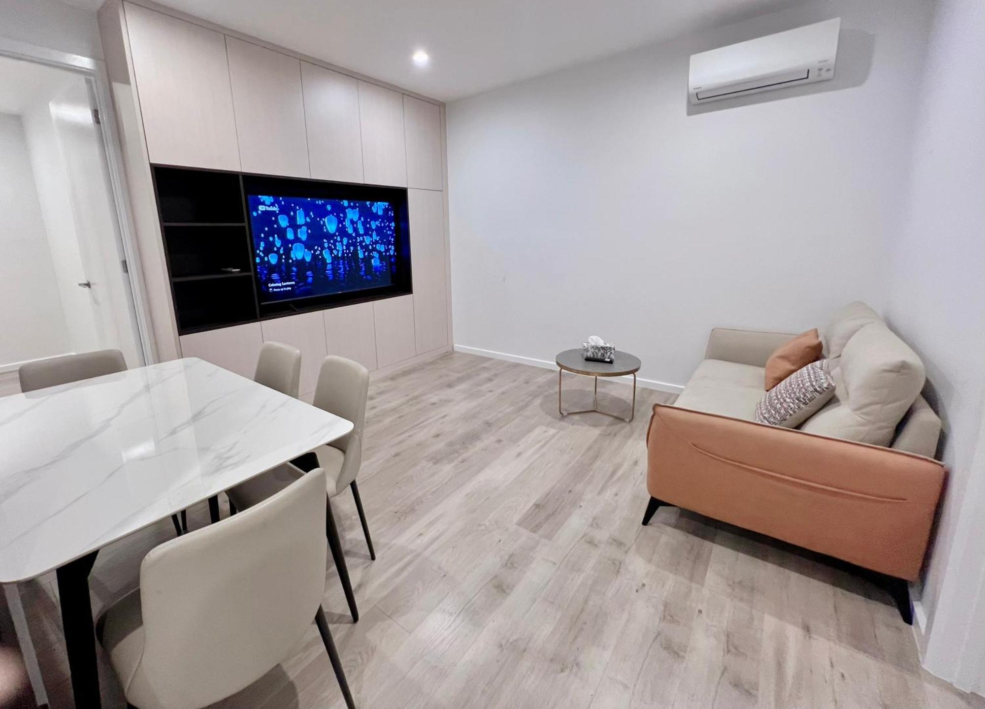 Villa Modern Comfort In Macgregor Brisbane
