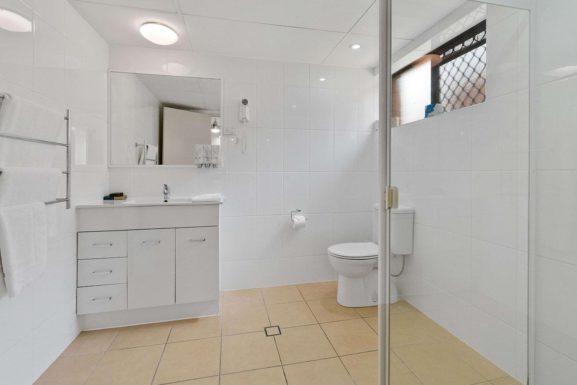Quality Robertson Gardens 4*
