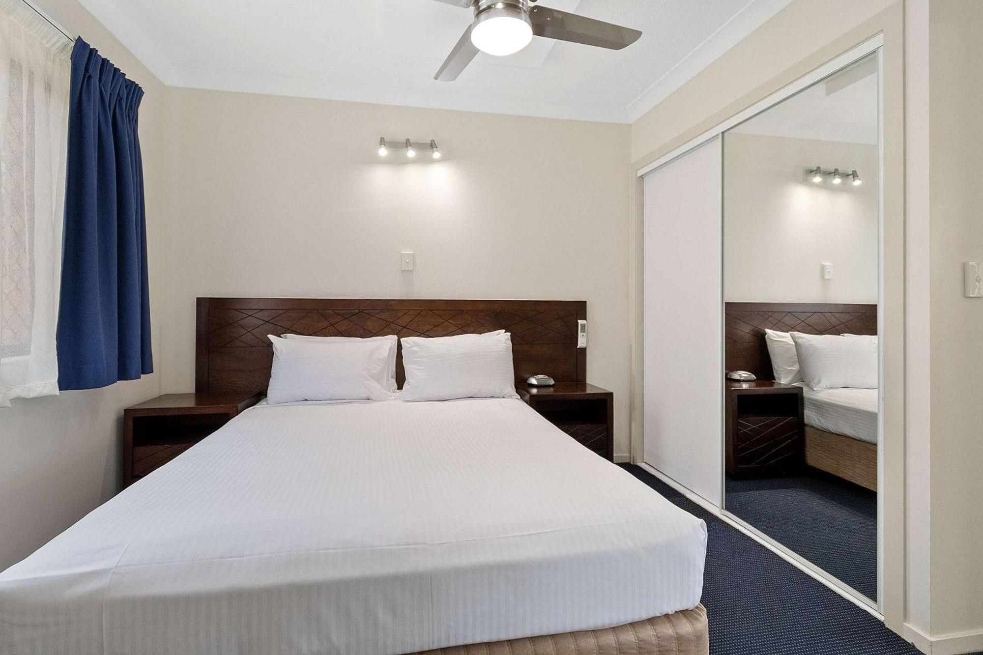 Quality Robertson Gardens Hotel 4*