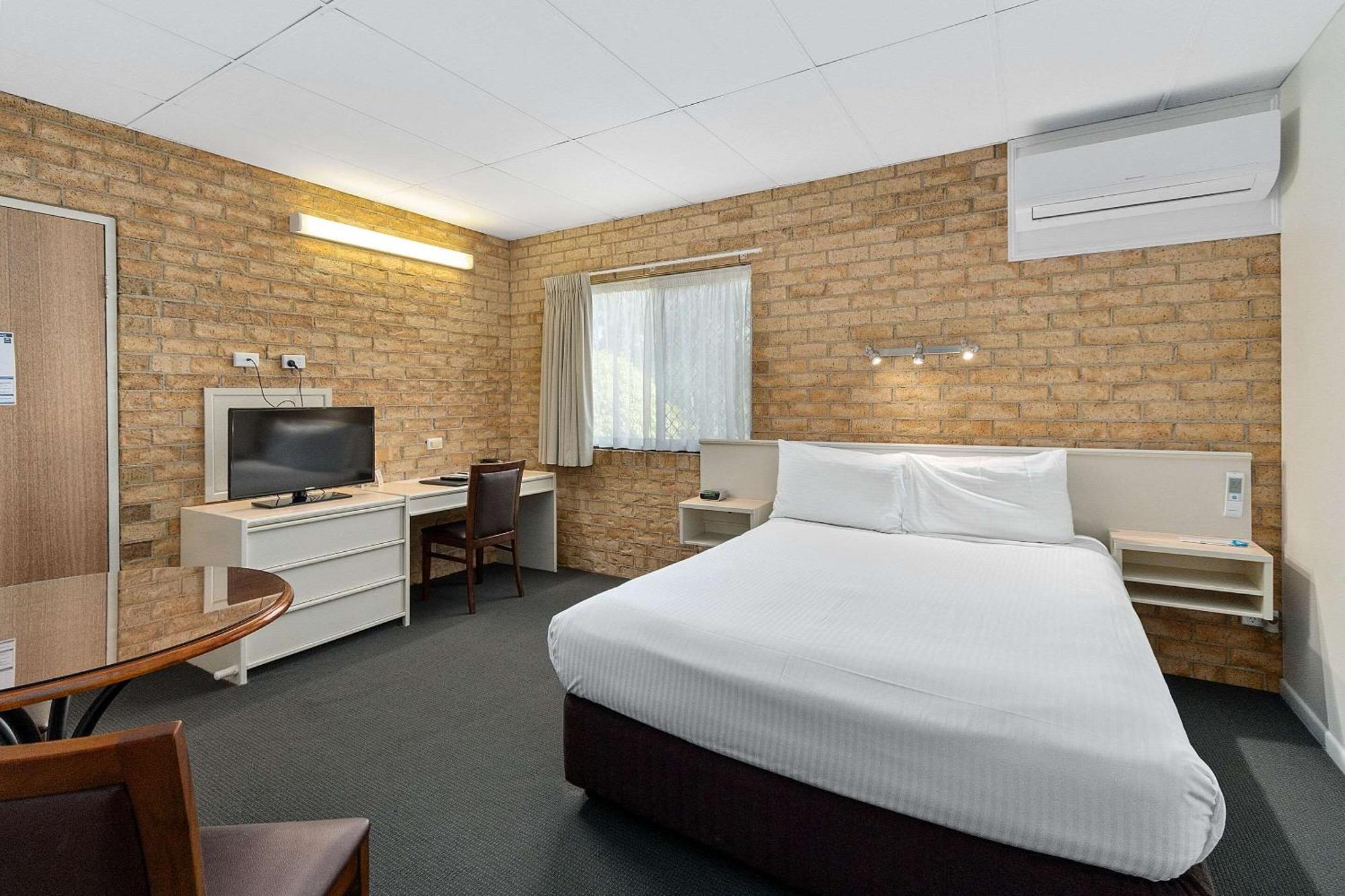 Quality Robertson Gardens 4*