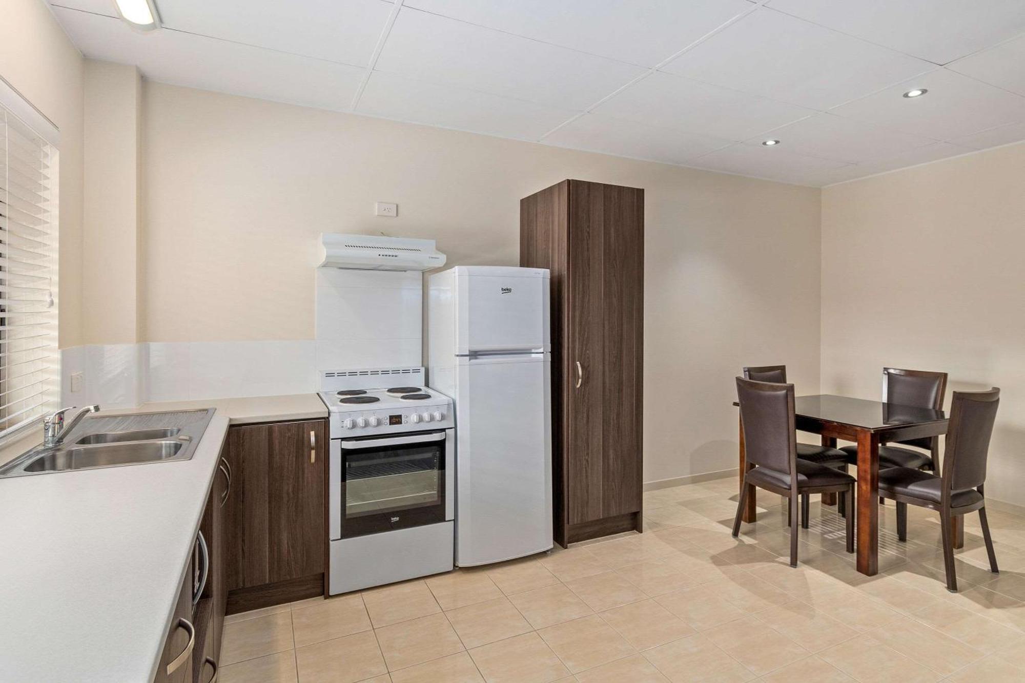 Hotel Quality Robertson Gardens 4*