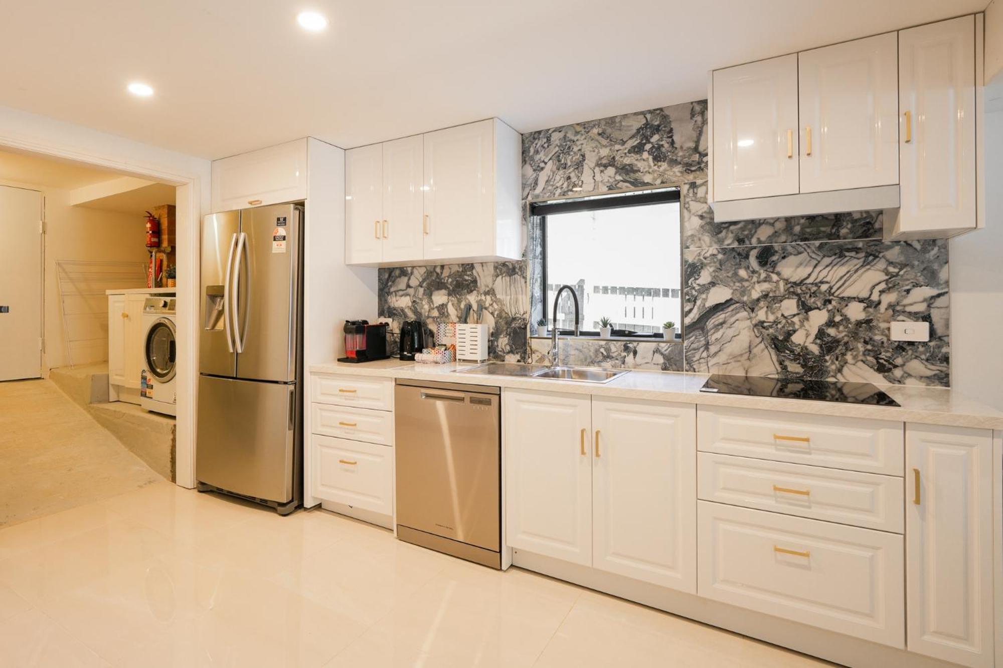 Apartment Contemporary 2-bedroom With Movie *