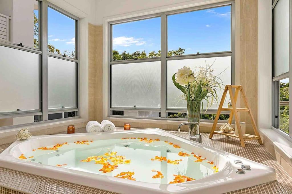 Balmoral House Retreat Pool & Spa *