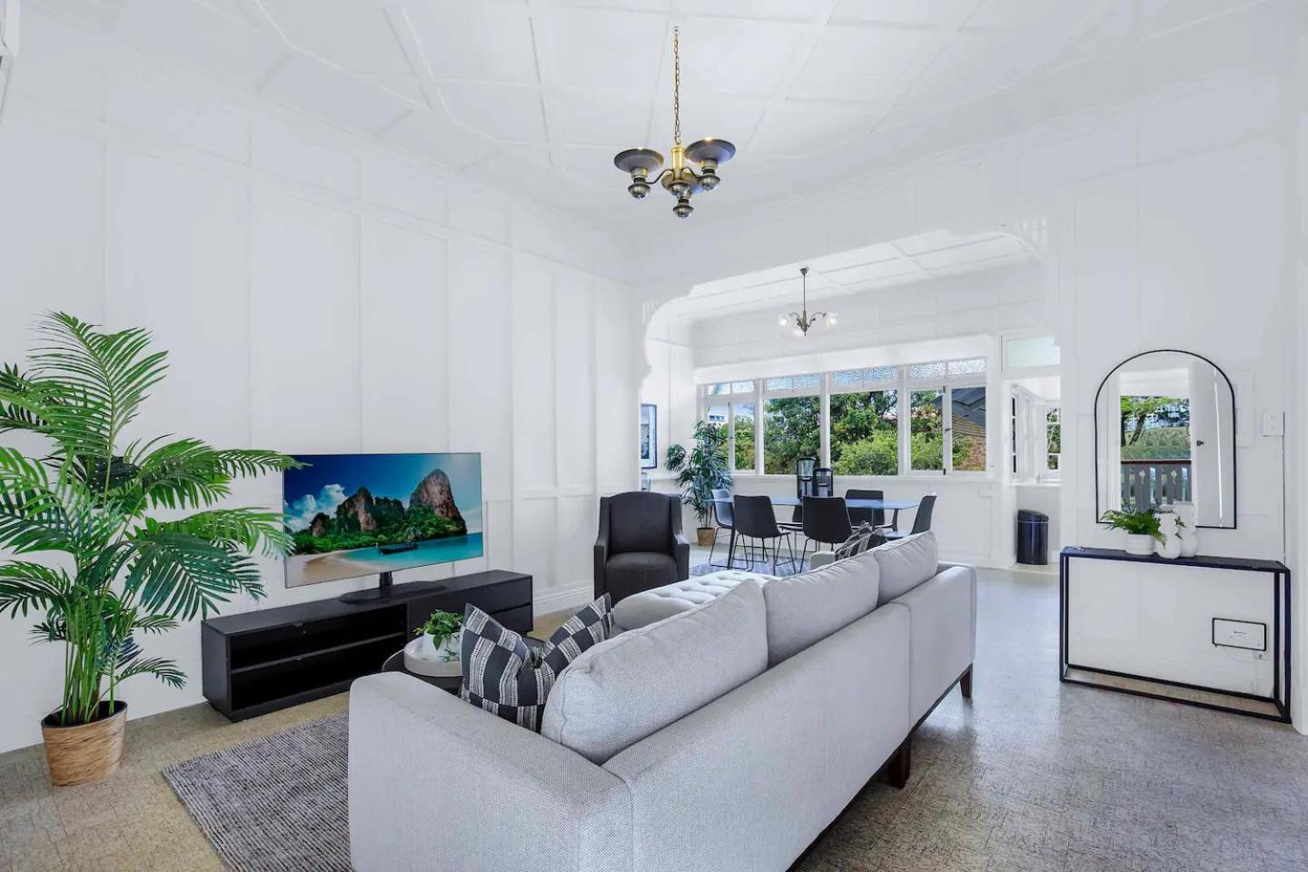 Five-bedroom Heritage * Brisbane
