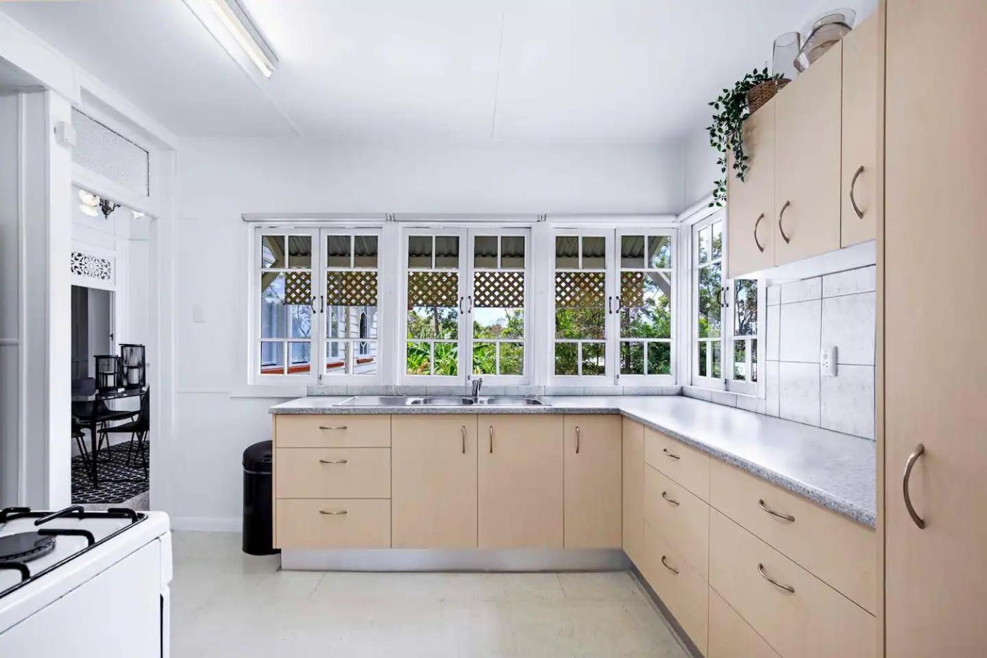Five-bedroom Heritage Holiday home Brisbane