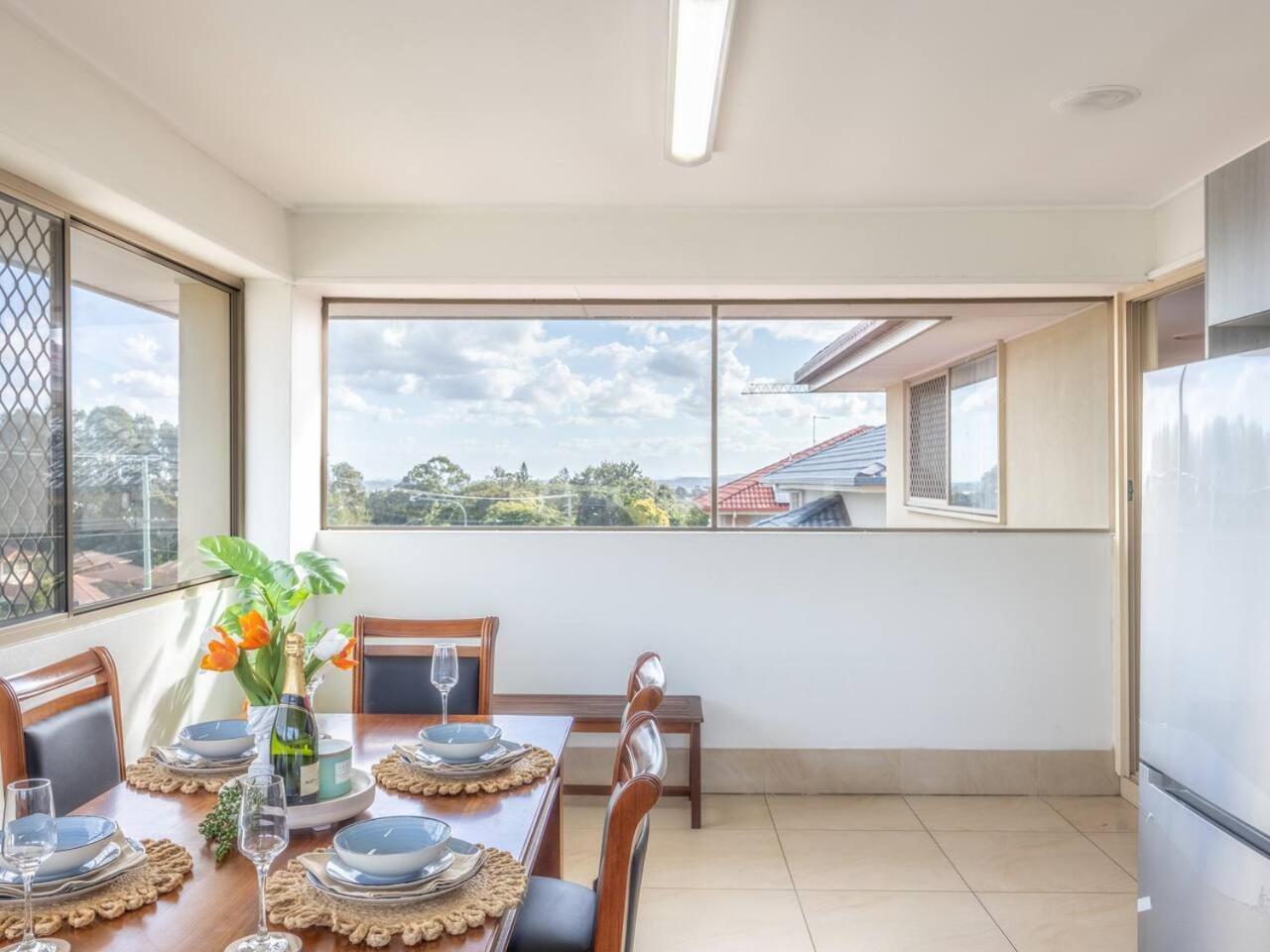 Spacious Located Family House At Sunnybank * Brisbane