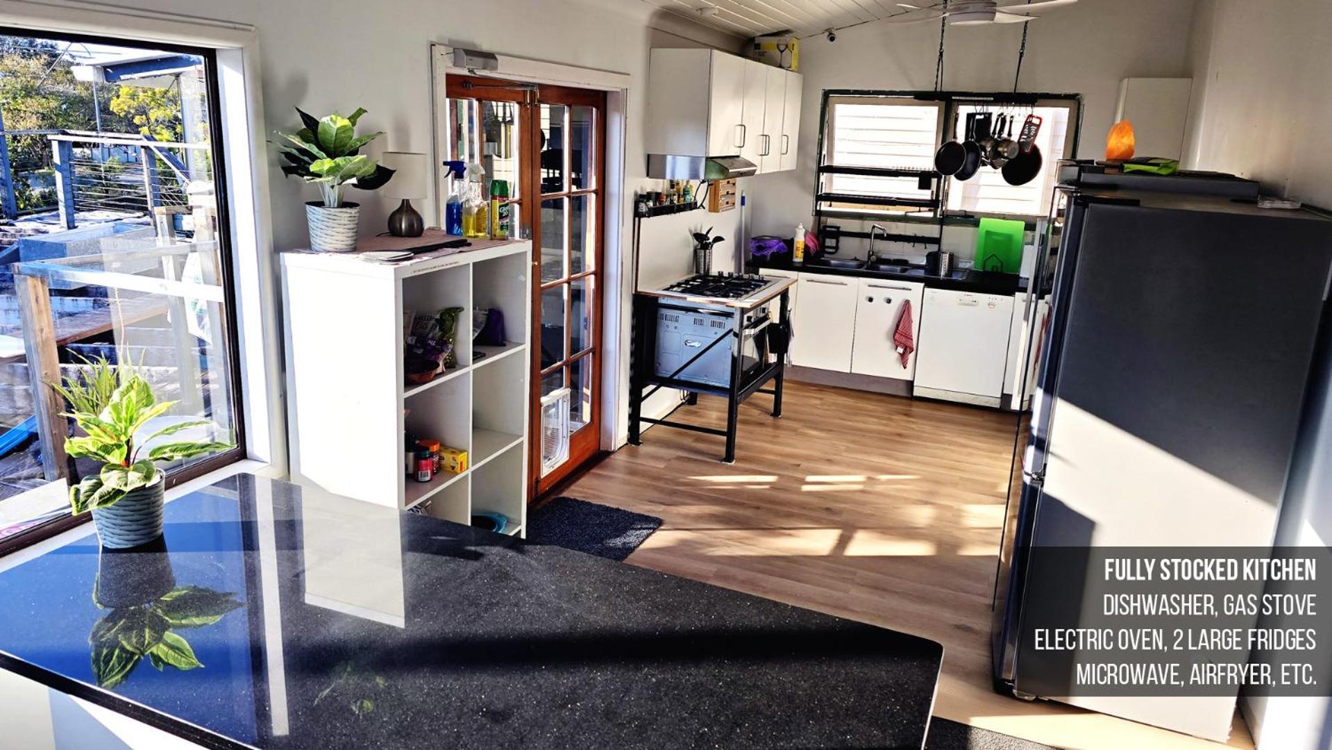 Hot Tub, Ice Bath, Gym, Sauna, Pool Table Coorparoo Haven Brisbane