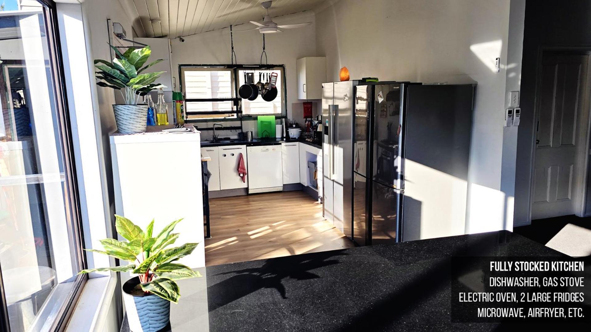 Hot Tub, Ice Bath, Gym, Sauna, Pool Table Coorparoo Haven *