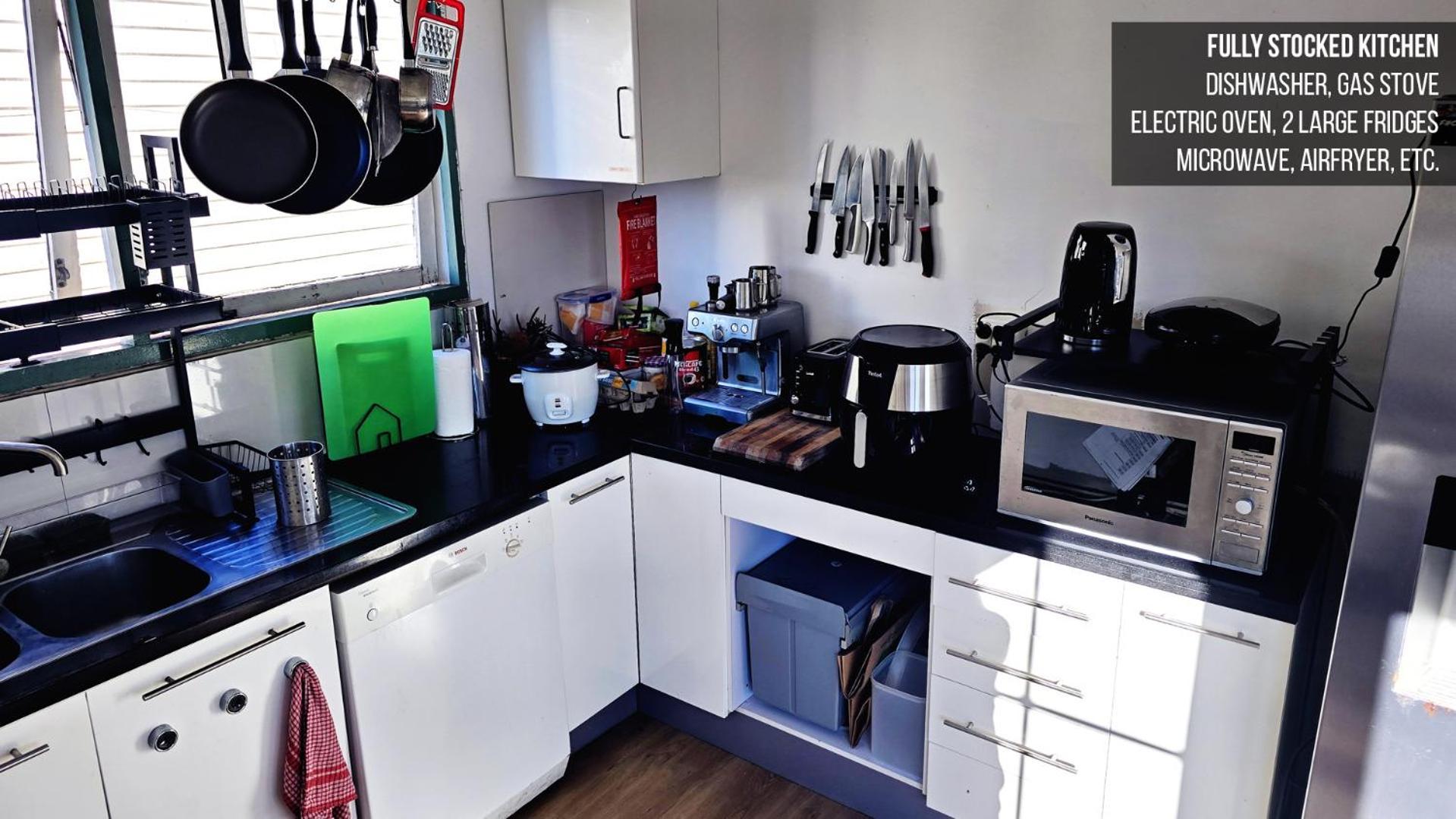 Hot Tub, Ice Bath, Gym, Sauna, Pool Table Coorparoo Haven Homestay