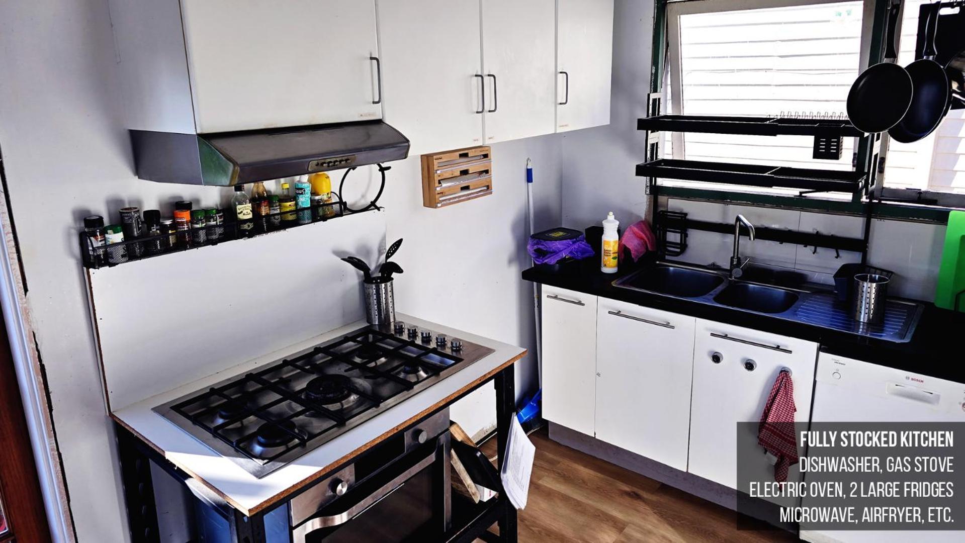 Homestay Hot Tub, Ice Bath, Gym, Sauna, Pool Table Coorparoo Haven *